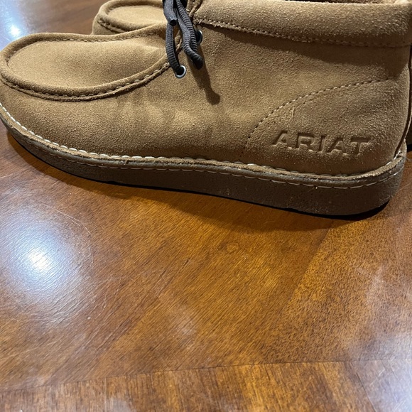 NEW ARIAT CLEAN COUNTRY SUEDE LEATHER SHOES (worn twice) - Picture 3 of 6